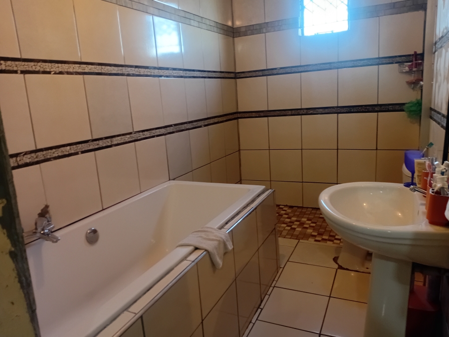 4 Bedroom Property for Sale in Mdantsane Nu 2 Eastern Cape